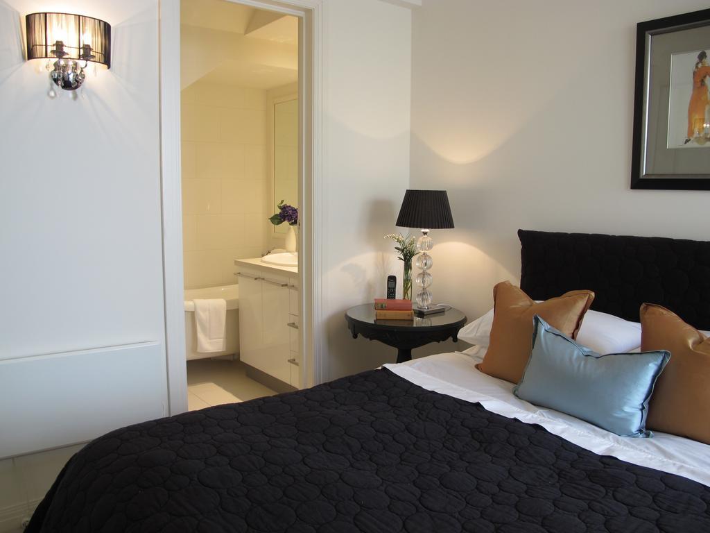 Andre'S Mews Aparthotel Мелбърн Екстериор снимка