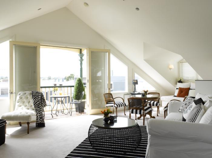 Andre'S Mews Aparthotel Мелбърн Стая снимка